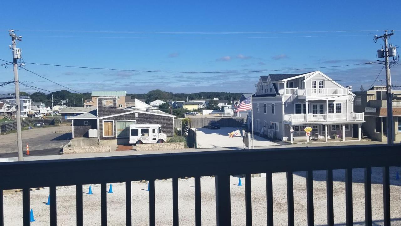 Sandcastle Beachfront Inn 韦斯特利 外观 照片